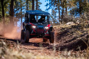 2022 Honda Talon 1000X-4FOXLiveValve action