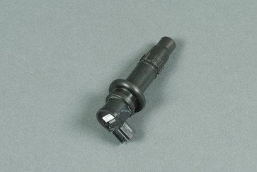 2004 Honda CRF250R direct-ignition cap/coil.
