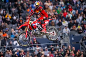 Hunter Lawrence minimizes damage on a difficult night in Seattle, retains points leads