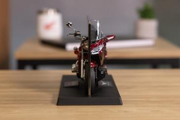 25 Honda Gold Wing Tabletop Model