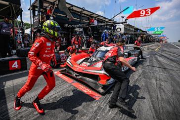 #93: Acura Meyer Shank Racing w/Curb Agajanian, Acura ARX-06, GTP: Renger van der Zande, Nick Yelloly