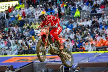 Hunter Lawrence Retains Championship Lead Following Challenging Cleveland Triple Crown Supercross