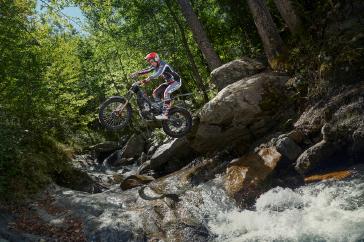 20 Montesa Cota 301RR action 