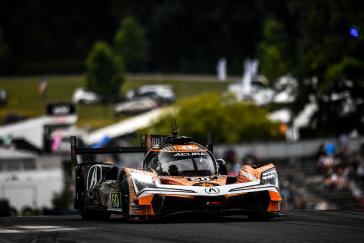 #60: Acura Meyer Shank Racing w/Curb Agajanian, Acura ARX-06, GTP: Tom Blomqvist, Colin Braun