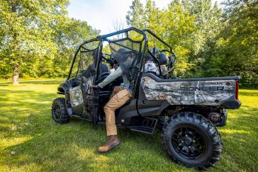 2025 Honda Pioneer 1000-6 Deluxe Crew