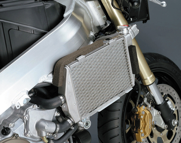 2002 Honda RC51 radiator (European model shown).
