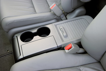 2007 Honda CR-V (EX-L with Navigation) - Interior.
