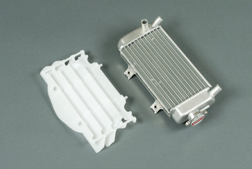 2004 Honda CRF250R grill/radiator.

