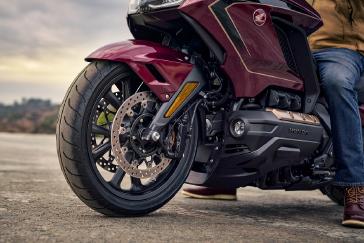 25 Honda Gold Wing Tour Bourdeaux Red Metallic Lifestyle