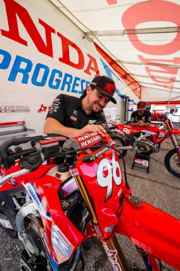 Hunter Lawrence Retains Championship Lead Following Challenging Cleveland Triple Crown Supercross