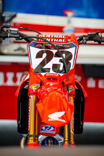 Flawless Win for Roczen to Start 2022 AMA Supercross Season
