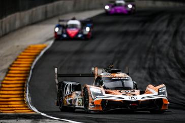 #60: Acura Meyer Shank Racing w/Curb Agajanian, Acura ARX-06, GTP: Tom Blomqvist, Colin Braun
