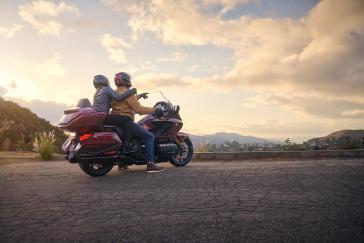 25 Honda Gold Wing Tour Bourdeaux Red Metallic Lifestyle