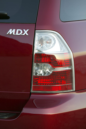 2004 Acura MDX.
