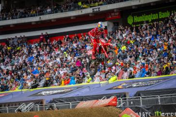 Hunter Lawrence Retains Championship Lead Following Challenging Cleveland Triple Crown Supercross