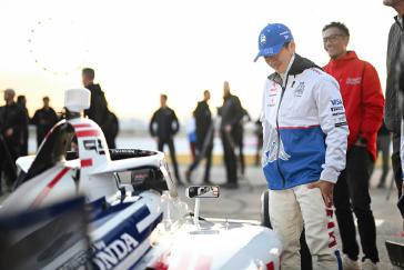 Prior to the 2024 Formula 1 Las Vegas Grand Prix, Honda, HRC and Acura gathered a collection of hybrid hero machines including the Acura ARX-06, Indycar, the Indycar hybrid-powered CR-V Hybrid Racer and the production Honda Civic Hybrid to celebrate the performance of Honda’s hybrid Power Unit (PU) technology as an important pillar of Honda’s automotive electrification strategy.