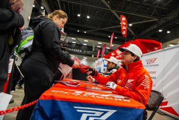 Hunter Lawrence minimizes damage on a difficult night in Seattle, retains points leads