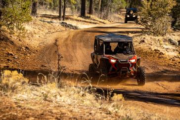 2022 Honda Talon 1000X-4FOXLiveValve action