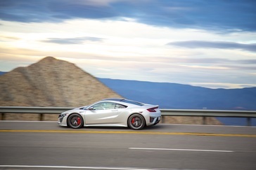2018 Acura NSX.