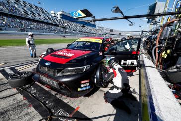#89: HART, Honda Civic FL5 TCR, TCR: Chad Gilsinger, Tyler Chambers, Cameron Lawrence, pit stop