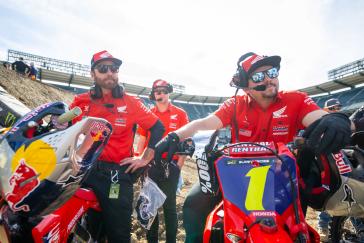 Jett Lawrence Earns His First Win of the Season, at Anaheim 2 SX