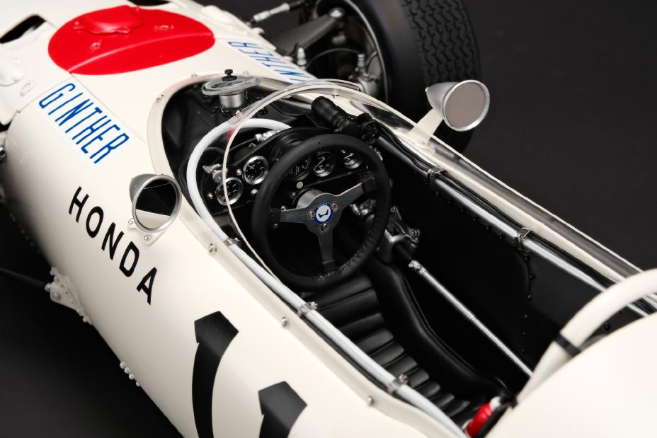 Honda RA272 - 1965 Mexican Grand Prix - Richie Ginther - 1.8 scale