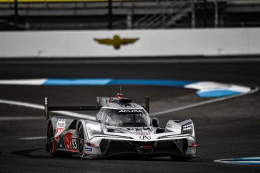#93: Acura Meyer Shank Racing w/Curb Agajanian, Acura ARX-06, GTP: Renger van der Zande, Nick Yelloly