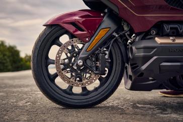 25 Honda Gold Wing Tour Bourdeaux Red Metallic Location Detail