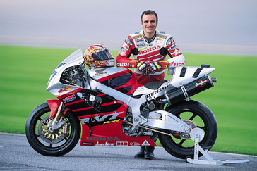 Miguel Duhamel and 2002 Honda RC51 road racing bike

