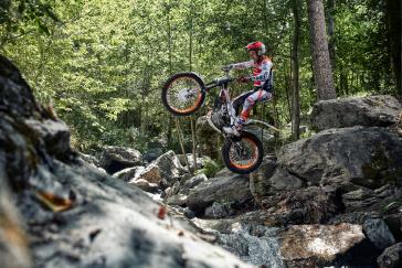 20 Montesa Cota 4RT260 RR action