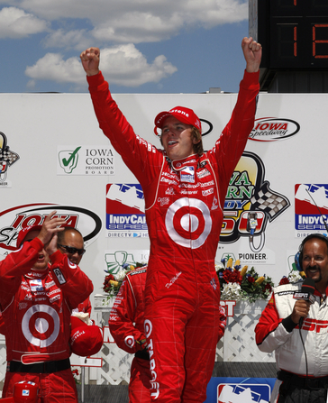 20-21 June, 2008, Newton, Iowa USA. Dan Wheldon celebrates victory. ©2008, Dan Streck, USA. LAT Photographic.