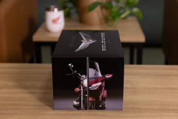 25 Honda Gold Wing Tabletop Model