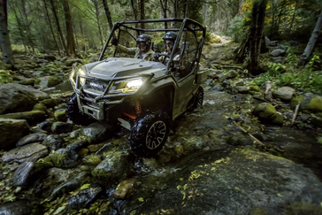2017 Honda Pioneer 1000 LE