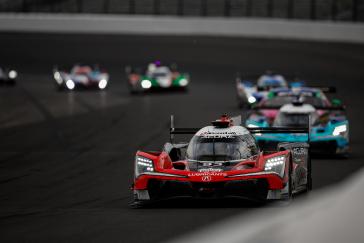 #93: Acura Meyer Shank Racing w/Curb Agajanian, Acura ARX-06, GTP: Renger van der Zande, Nick Yelloly, Kaku Ohta