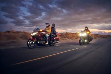 25 Honda Gold Wing Family Action
