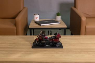 25 Honda Gold Wing Tabletop Model