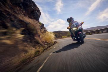 25 Honda Gold Wing Tour Bourdeaux Red Metallic Action