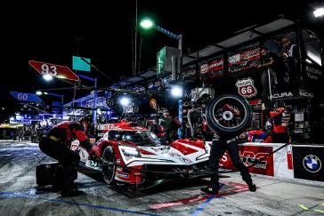 #93: Acura Meyer Shank Racing w/Curb Agajanian, Acura ARX-06, GTP: Renger van der Zande, Nick Yelloly, Alex Palou, Kaku Ohta