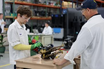 The Honda Resource Circularity Center focuses on recycling and repurposing indirect goods – tools, equipment and other items used in operations, including those that support vehicle production. These include everything from tools like torque wrenches and industrial robots to office chairs and vehicle service replacement parts such as aluminum wheels.