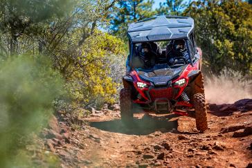 2022 Honda Talon 1000X-4FOXLiveValve action