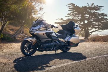 25 Honda Gold Wing Tour Digital Silver Metallic Beauty