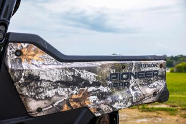 2025 Honda Pioneer 1000-6 Deluxe Crew