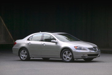 2005 Acura RL.
