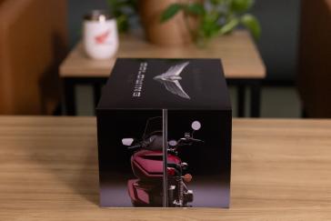 25 Honda Gold Wing Tabletop Model