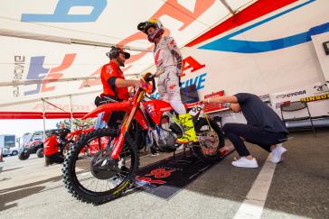 Jett Lawrence Earns His First Win of the Season, at Anaheim 2 SX