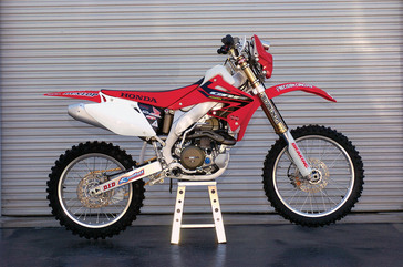 2005 Honda CRF450R.
