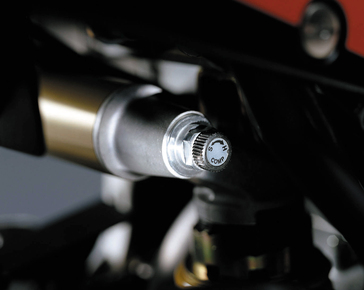 2002 Honda RC51 rear suspension adjust (European model shown).
