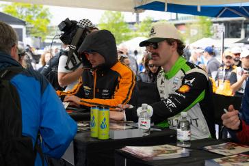 #45: Louis Foster, Rahal Letterman Lanigan Racing Honda autograph session