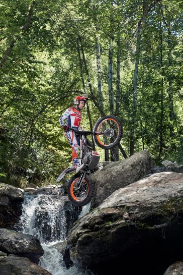 20 Montesa Cota 4RT260 RR action