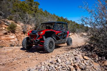2022 Honda Talon 1000X-4FOXLiveValve action